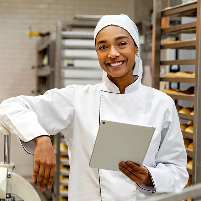 Baker using device for inventory